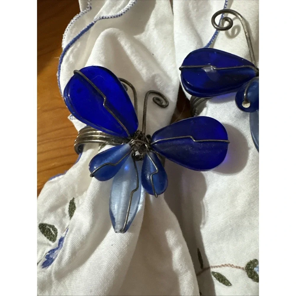 Vintage Cloth Napkins And Butterfly Napkin Holders Blue Glass Wire